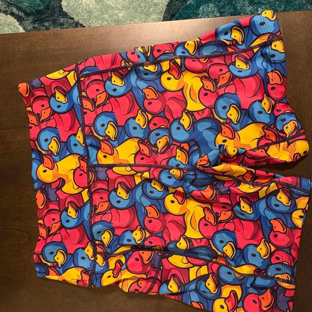 Feeling Ducky? CVG L 7in shorts - Picture 2 of 4